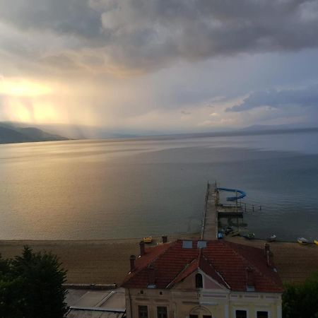 Kelvi'S Apartment Pogradec Ngoại thất bức ảnh