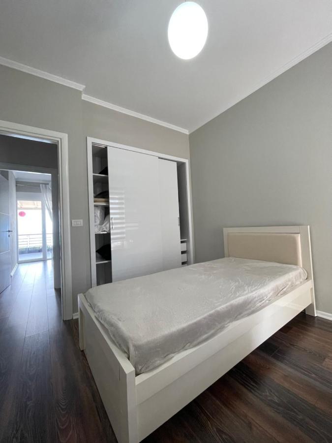 Kelvi'S Apartment Pogradec Ngoại thất bức ảnh