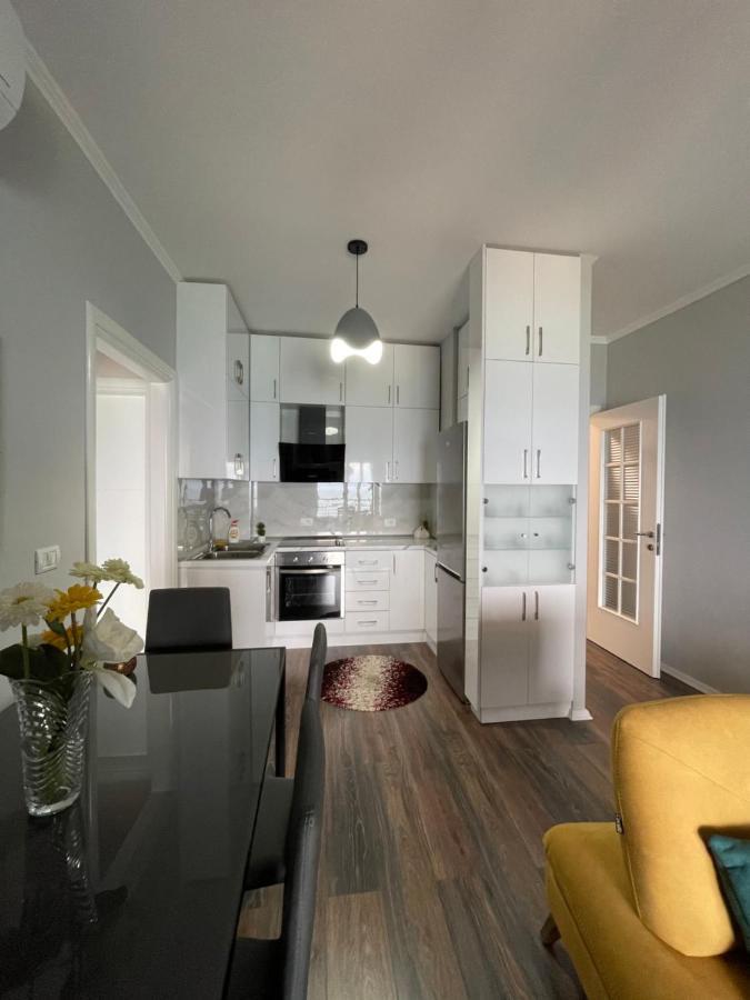 Kelvi'S Apartment Pogradec Ngoại thất bức ảnh