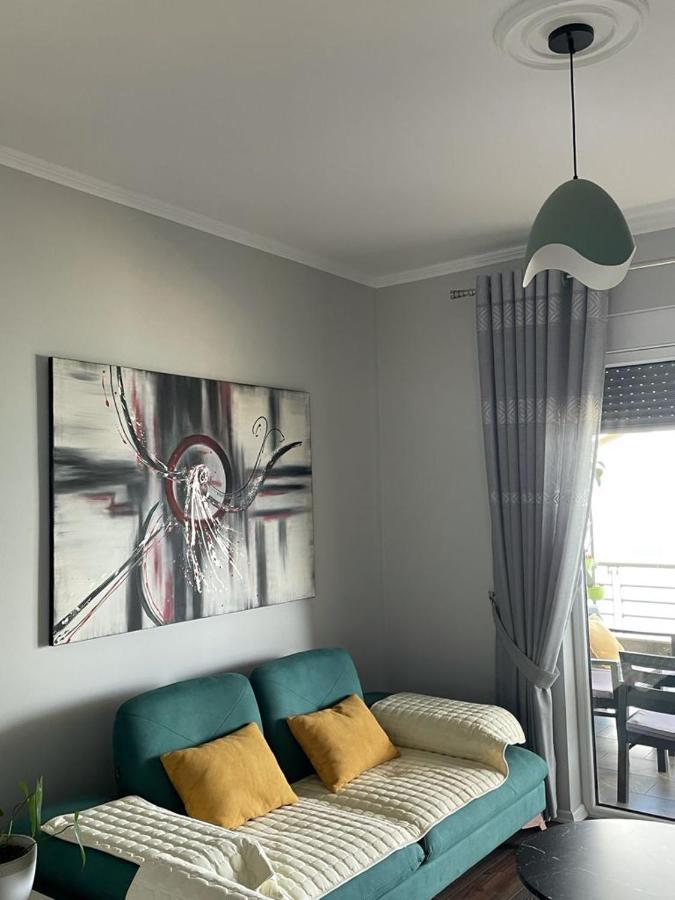 Kelvi'S Apartment Pogradec Ngoại thất bức ảnh