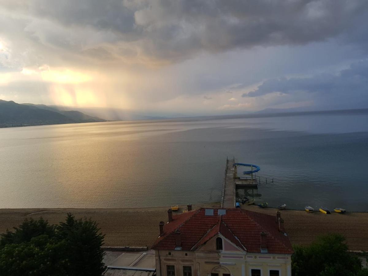 Kelvi'S Apartment Pogradec Ngoại thất bức ảnh