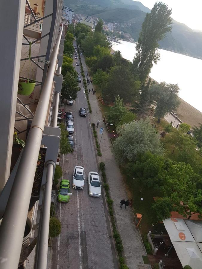 Kelvi'S Apartment Pogradec Ngoại thất bức ảnh